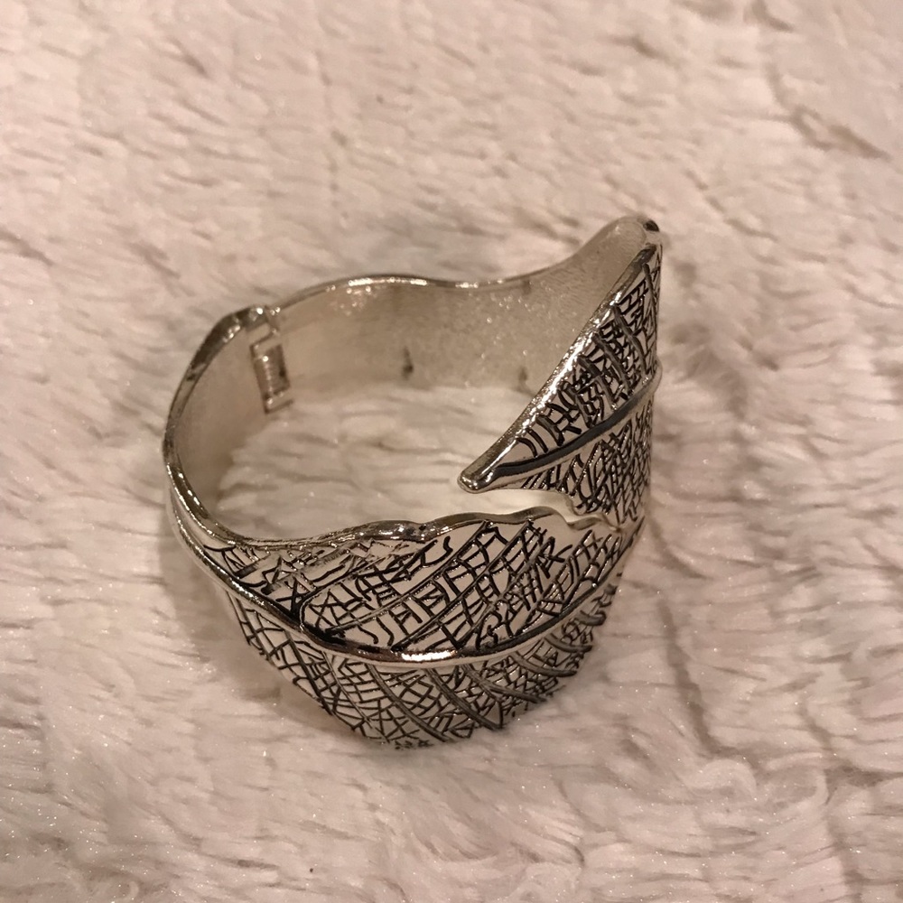 Leave Cuff - Picture 2 of 3